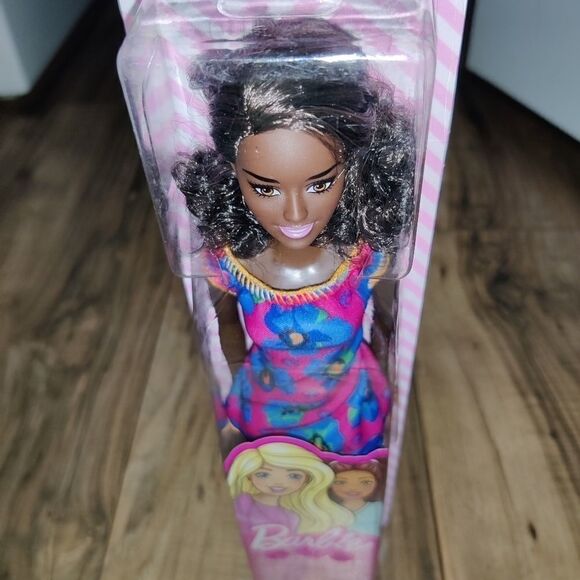 Barbie GDY32 African-American Doll in Multicolor Party Dress New 2018 - Picture 2 of 8